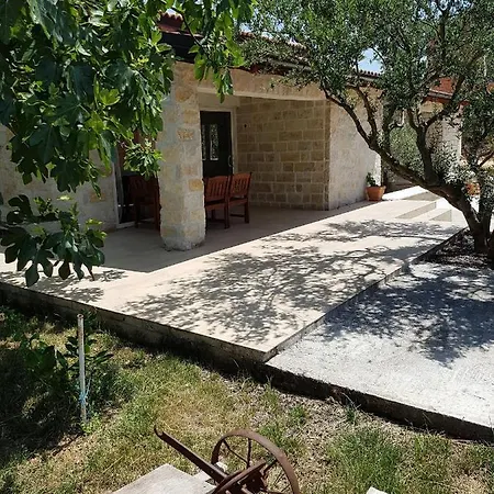 Apartmani Morovi Dvori Drage Exterior photo